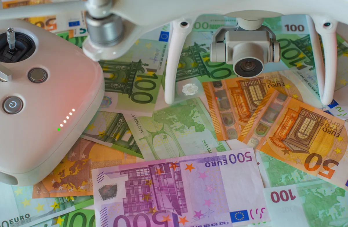 Drone on money | Skylum Blog