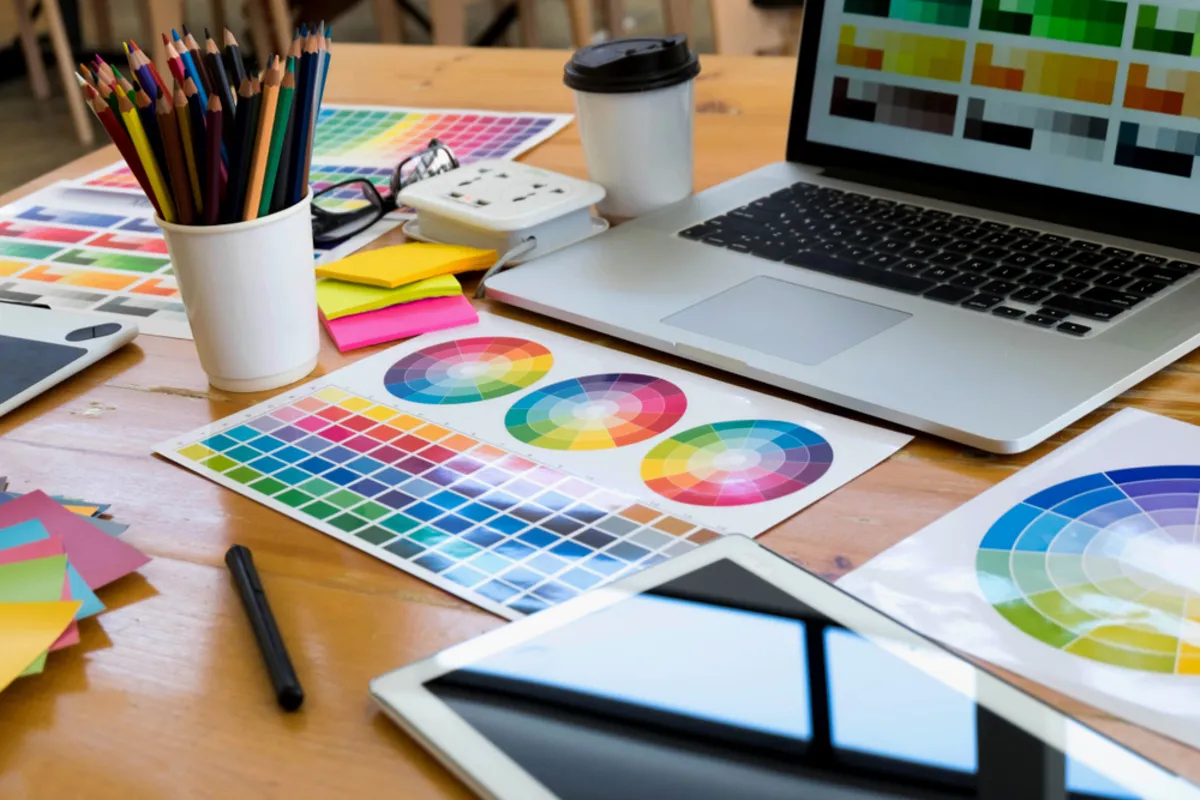 Photo of a color wheel | Skylum Blog