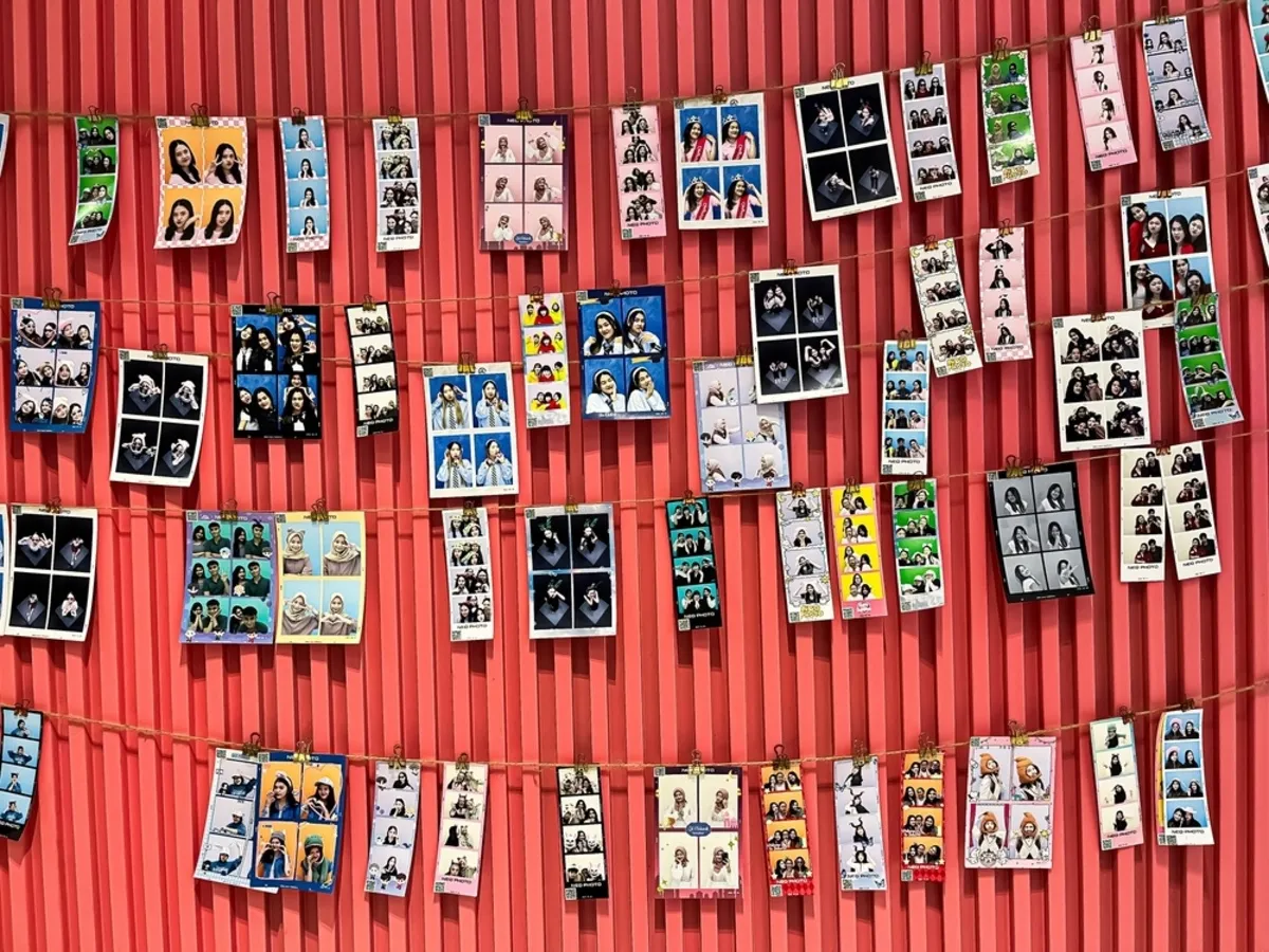 Lots of photos on a red background | Skylum Blog