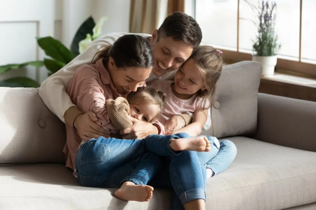 The family hugs tightly | Skylum Blog