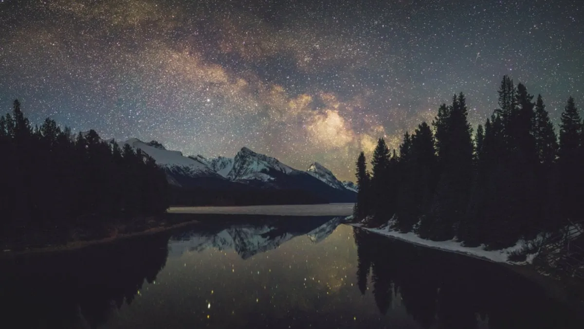 Astrophotography over the mountains | Skylum Blog