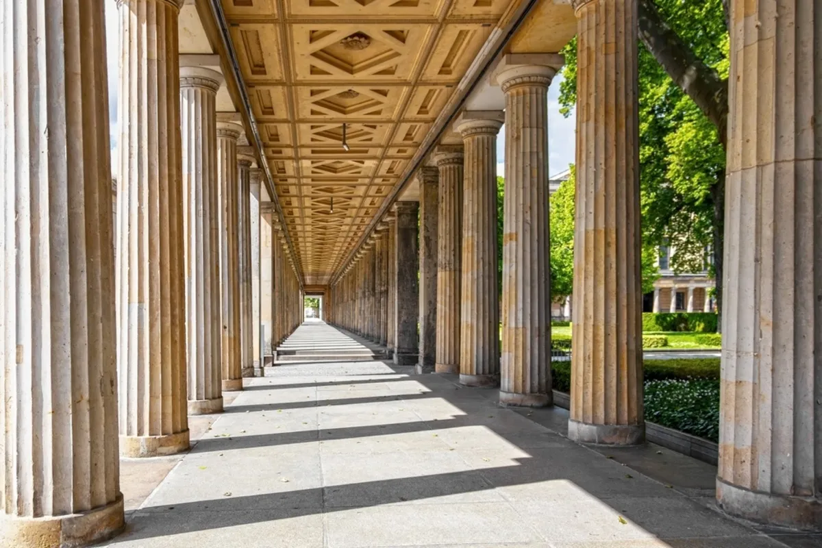 Path through the columns | Skylum Blog