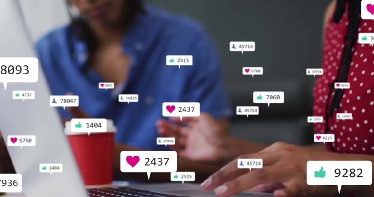 Pop-up hearts, people, comments from social networks | Skylum Blog