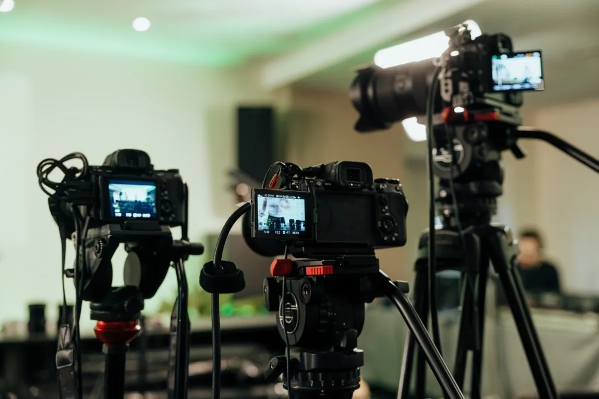 Video shooting with still cameras | Skylum Blog