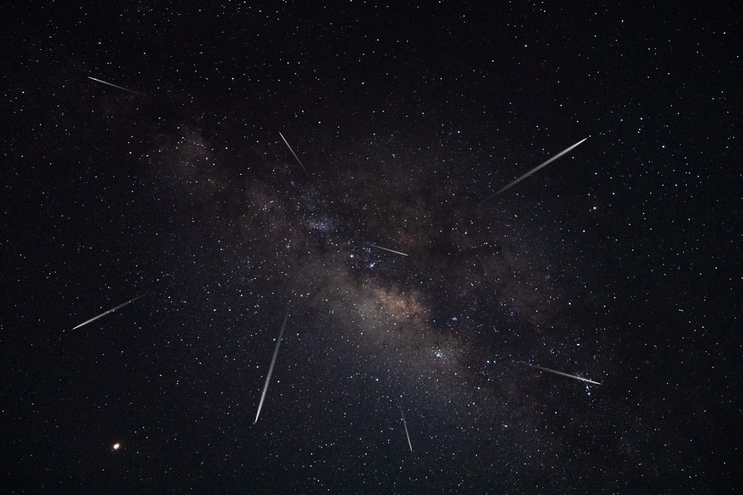 Meteor Shower Photo | Skylum Blog