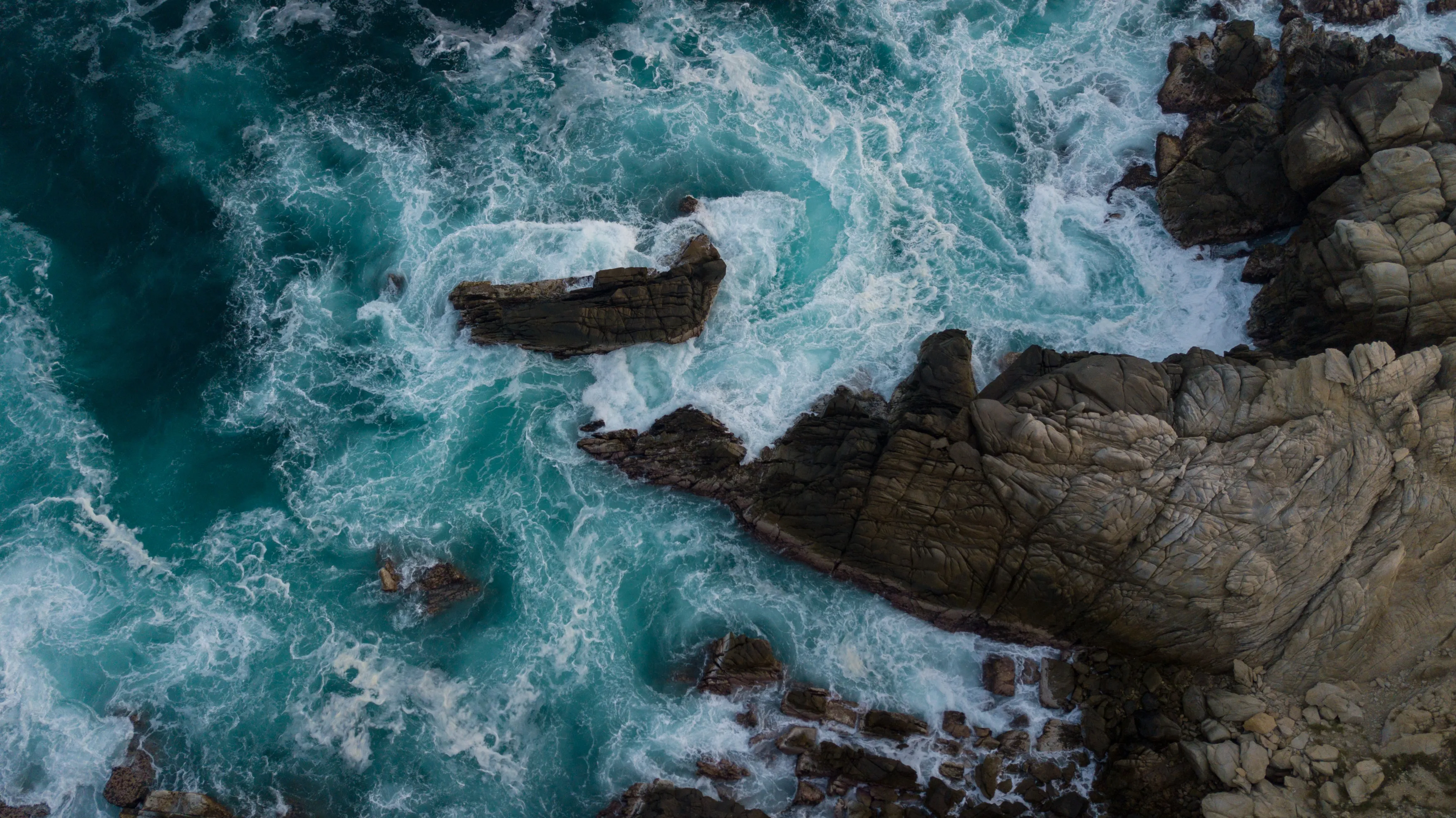 Stunning Blue Sea Landscape | Skylum Blog