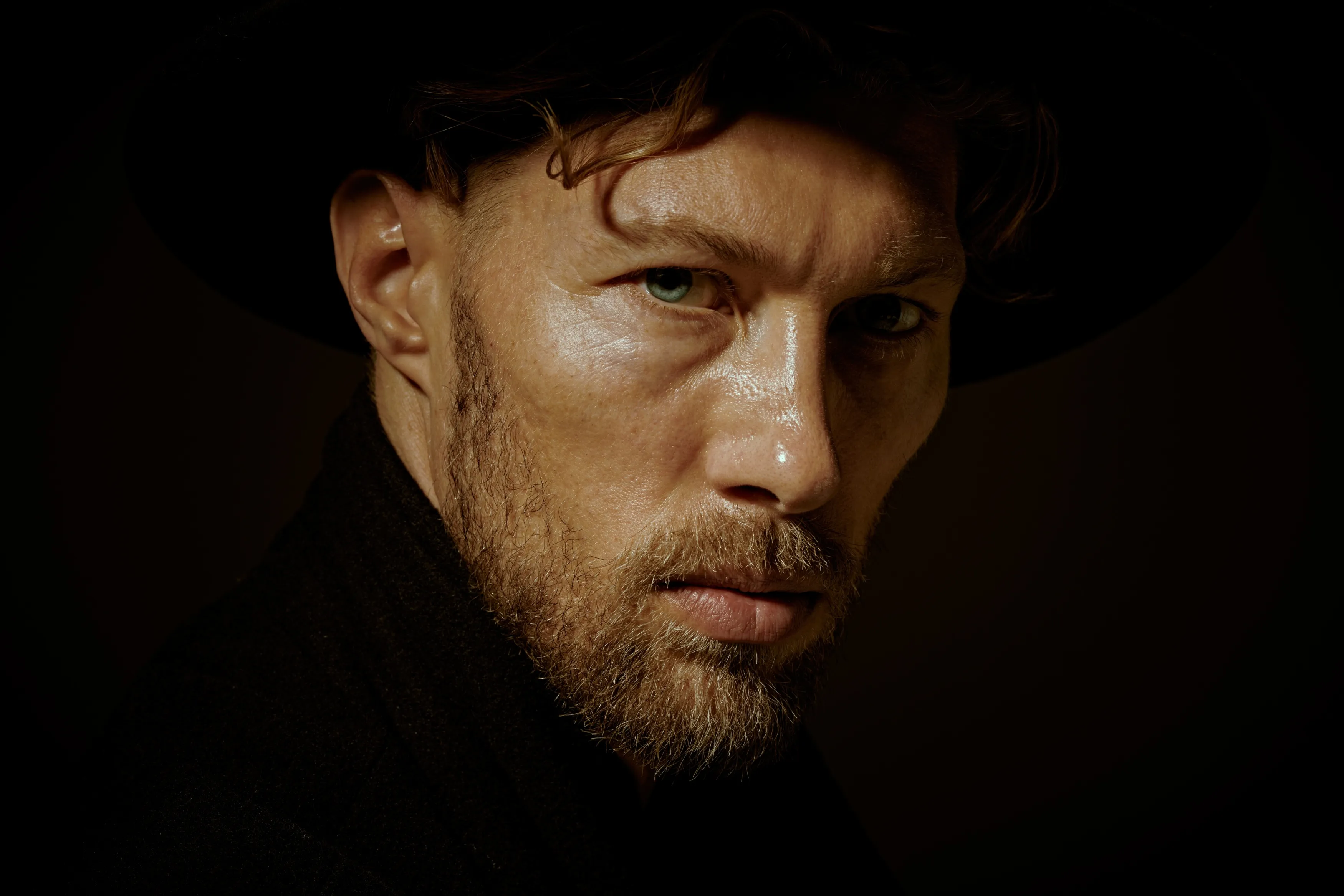 Dramatic Lighting Man Portrait | Skylum Blog