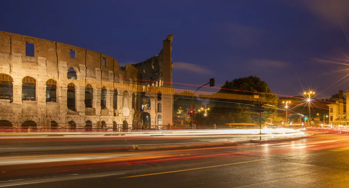 A long-exposure photo of the Colosseum at night | Skylum Blog