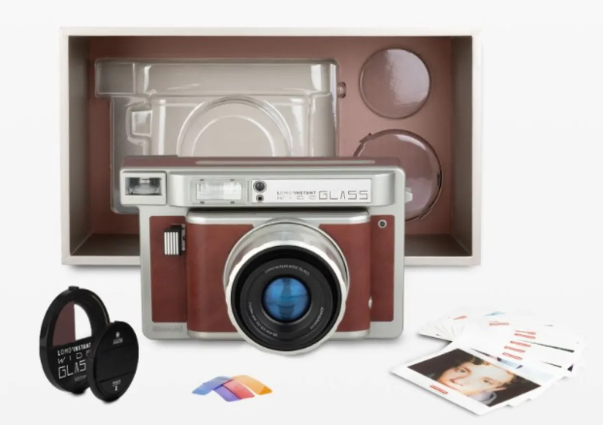 Lomography Lomo'Instant Wide camera | Skylum Blog