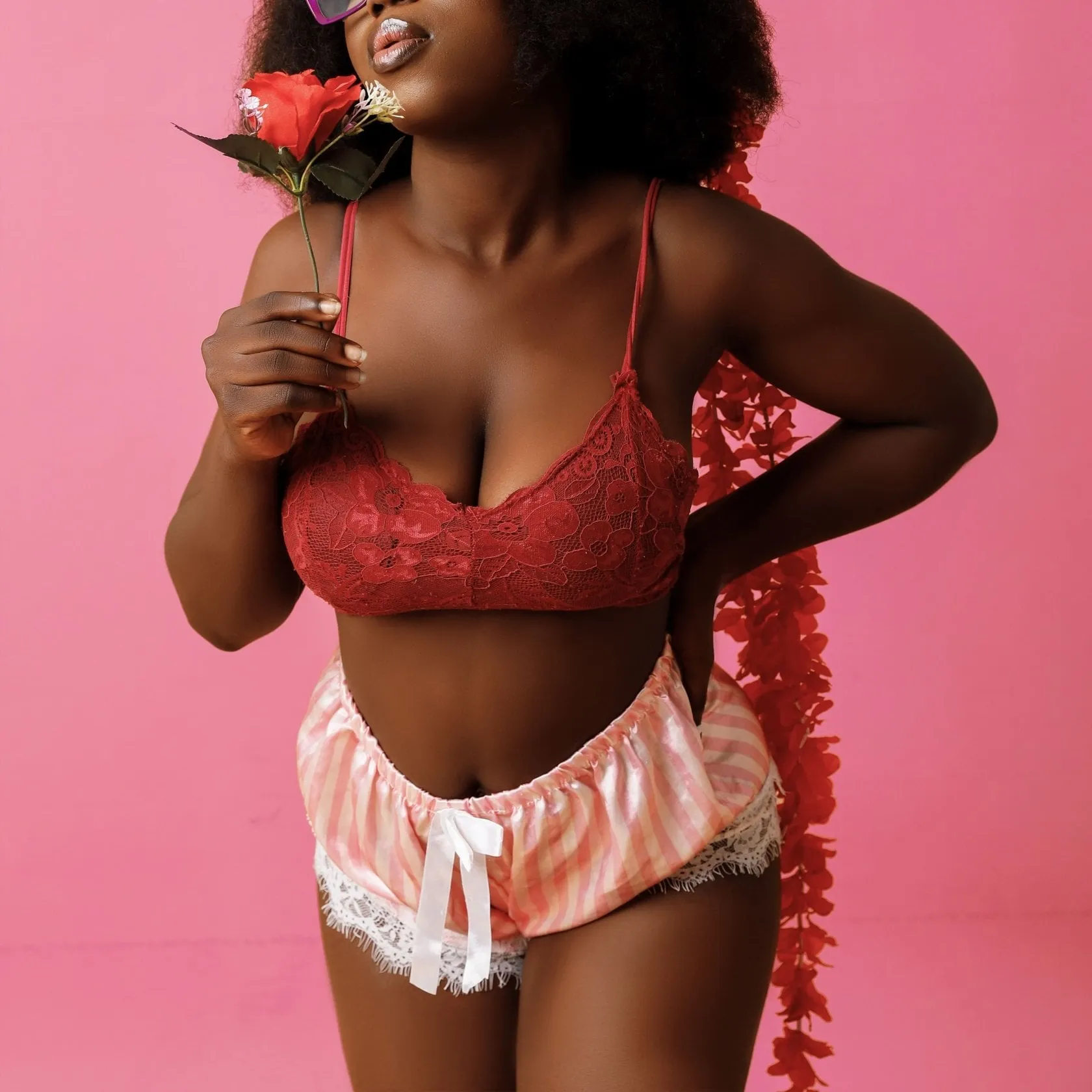 Plus Size Boudoir Poses: Top 10 Recommendations | Skylum Blog