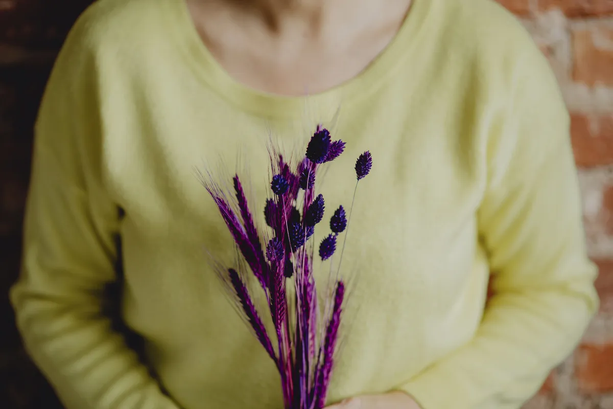 Woman in a butter yellow sweater | Skylum How-to