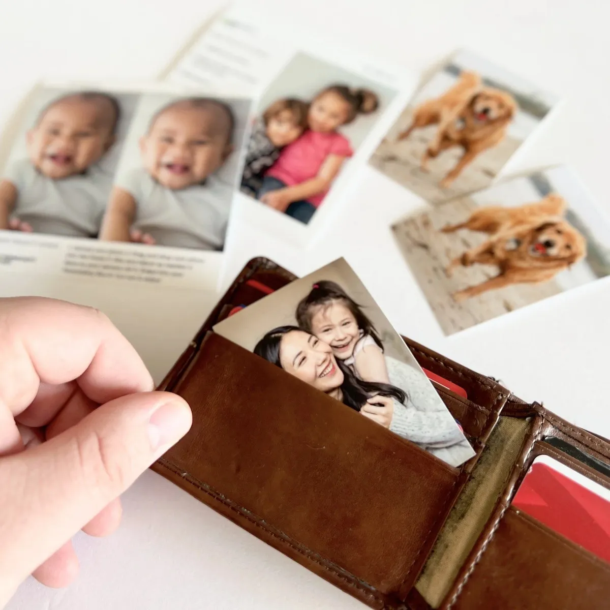 Various photos in a wallet | Skylum Blog