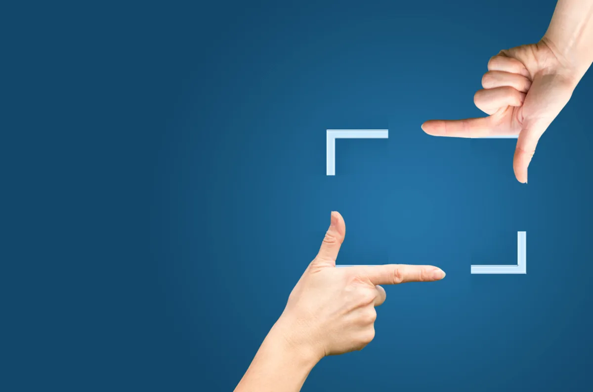  Show photo size with hands | Skylum Blog