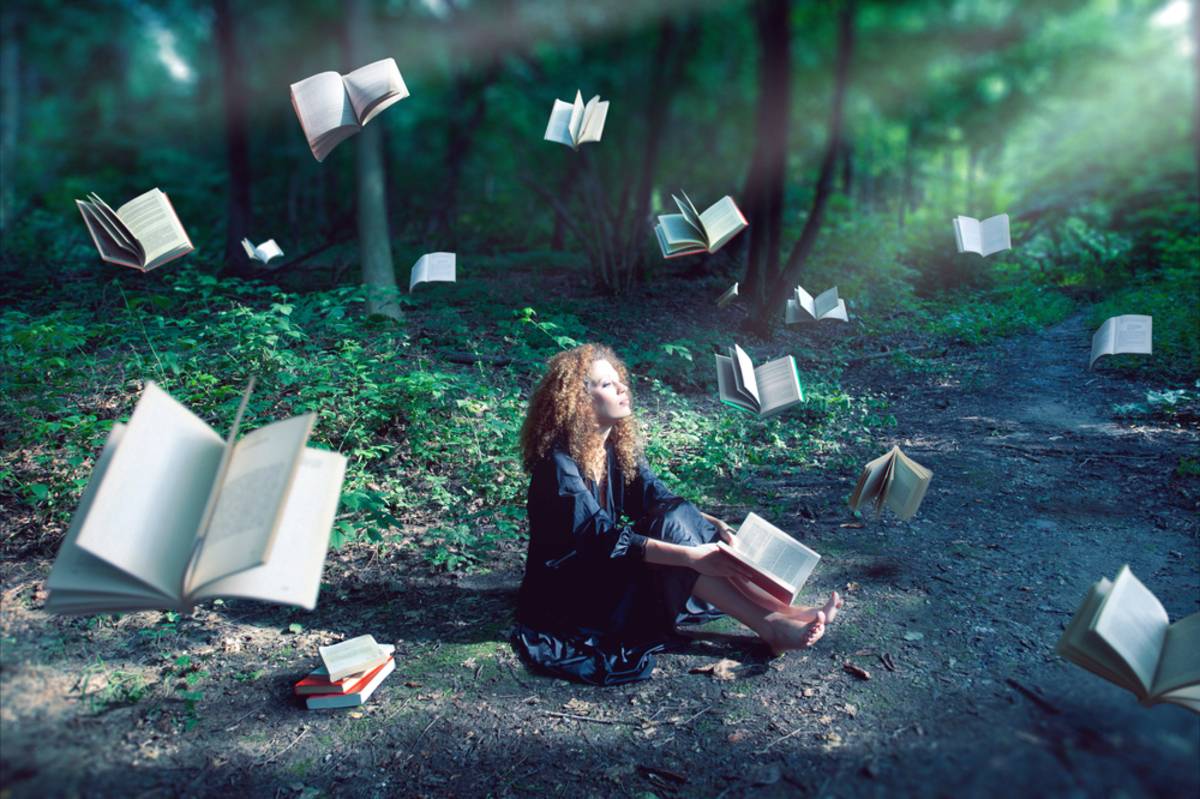 Books and objects appearing to float in a room | Skylum Blog

