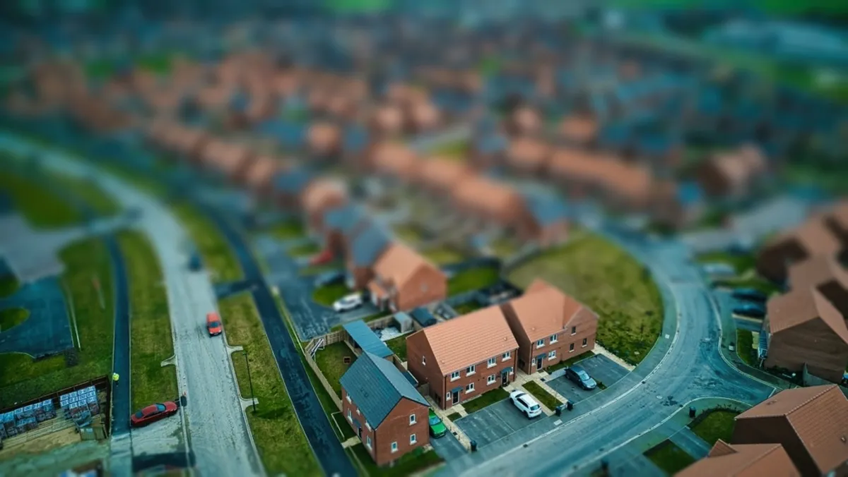 Photos of beautiful houses with Tilt-Shift Effect | Skylum Blog