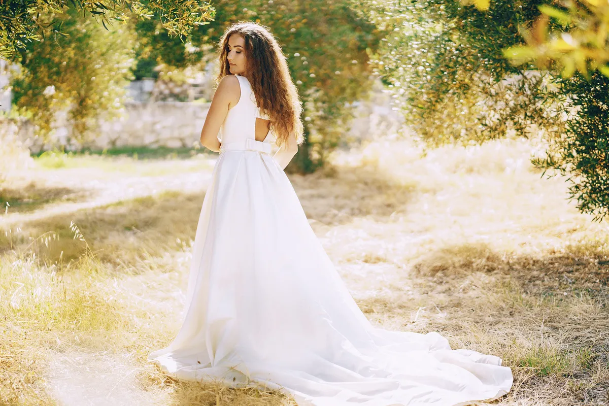 Wedding dress in the light | Skylum Blog