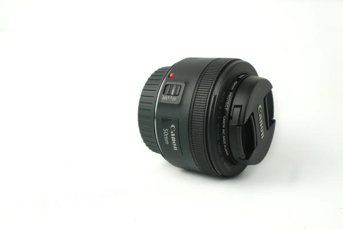 50mm macro lens | Skylum Blog