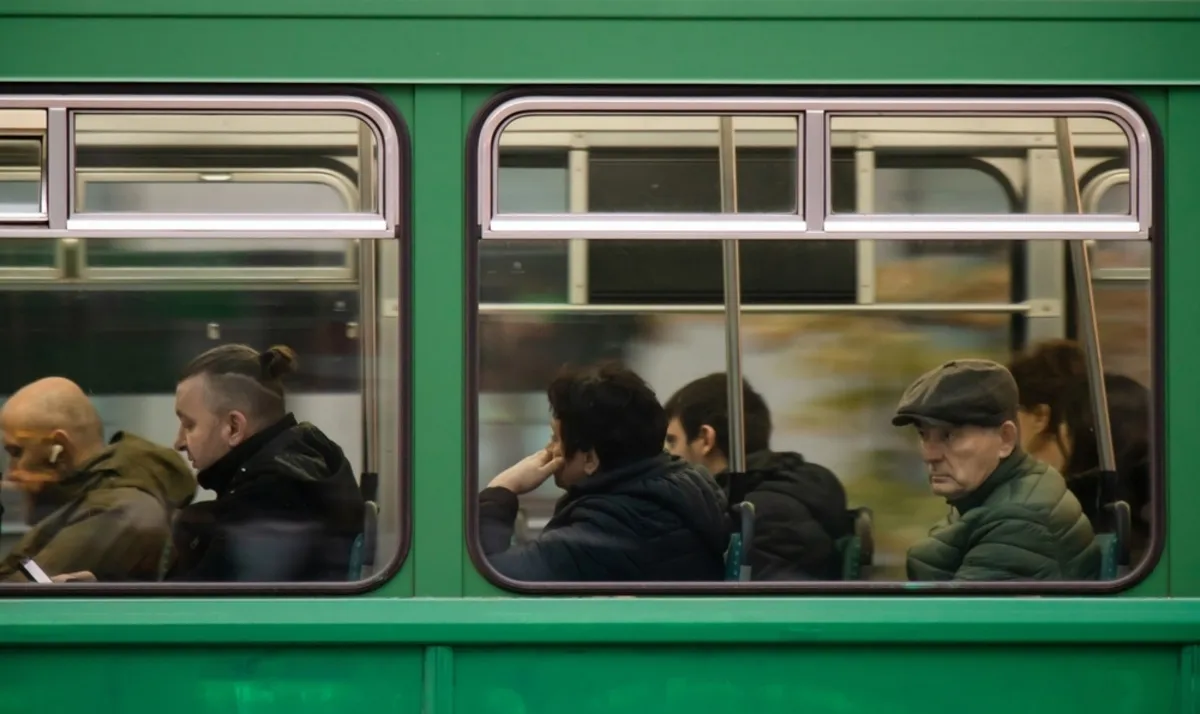 Photos of people on public transport | Skylum Blog