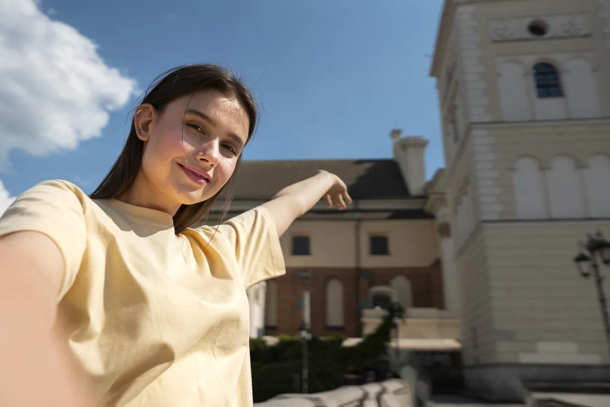 A girl is doing a house survey | Skylum Blog