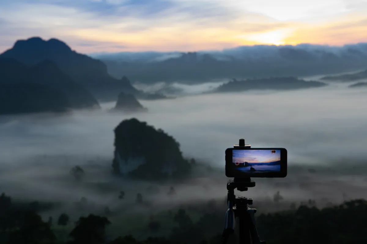 Filming a foggy morning on a phone | Skylum Blog