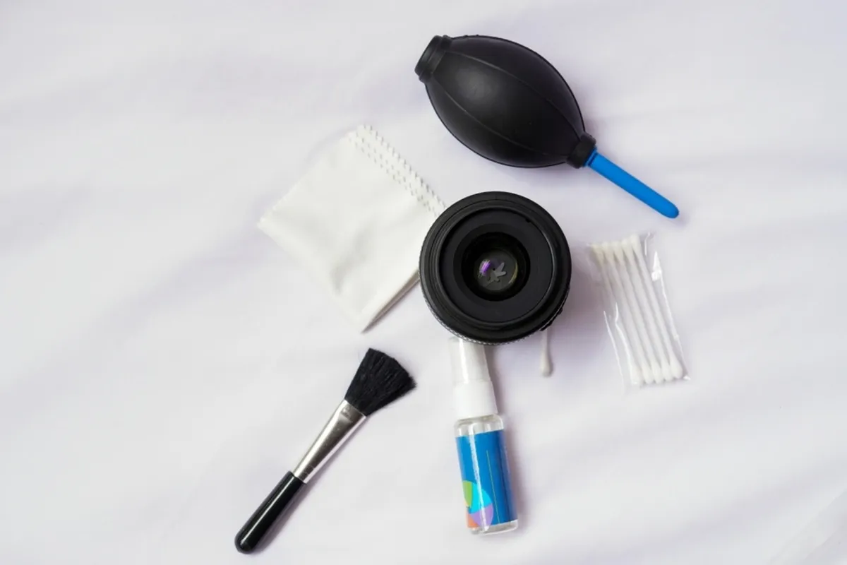 Lens cleaning kit | Skylum Blog