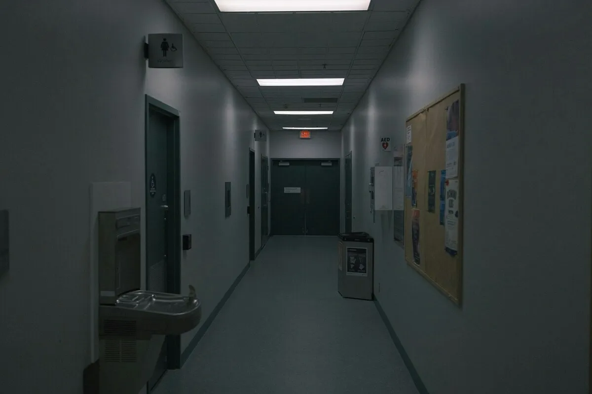 Photo of a hospital corridor | Skylum Blog