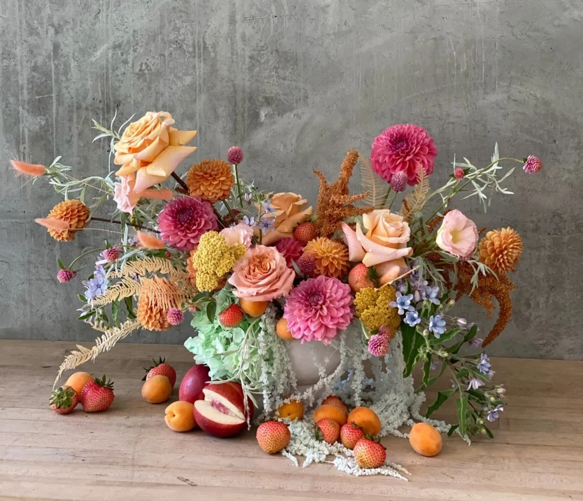Photo of flowers with fruits | Skylum Blog
