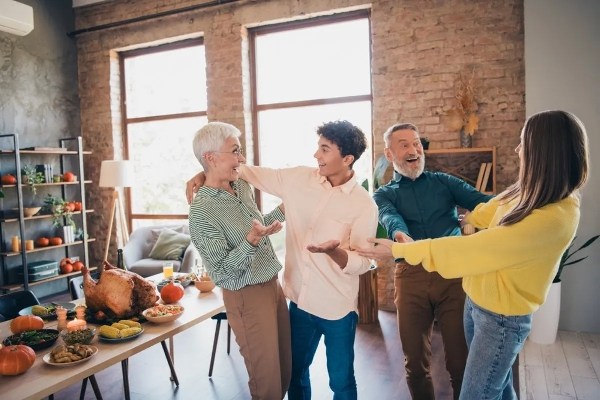 People with surprised faces | Skylum Blog