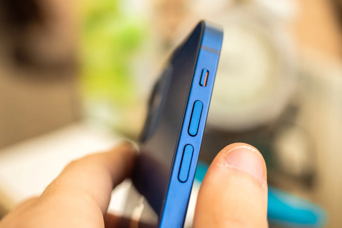 Volume buttons on an iPhone | Skylum Blog