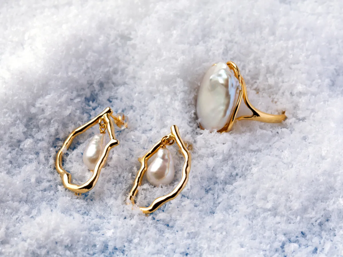 Jewelry in the snow | Skylum Blog