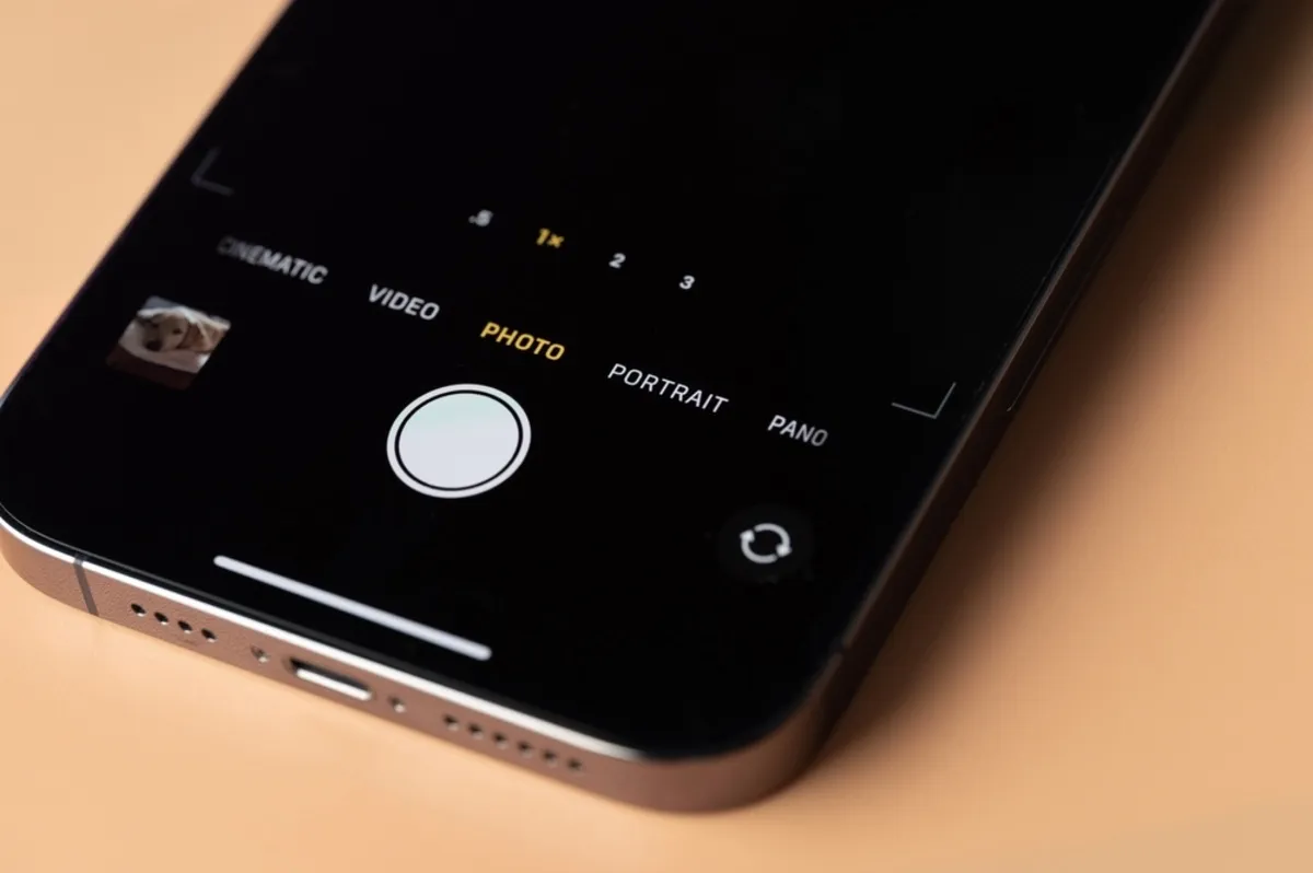 Camera section on iPhone | Skylum Blog