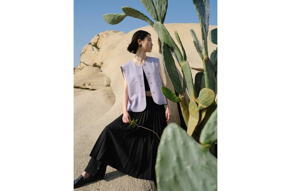 A model against a background of cacti and stones | Skylum Blog