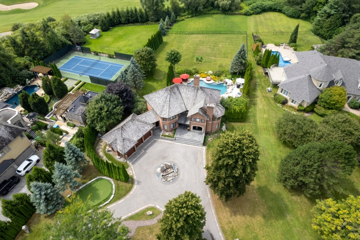 Drone photography of real estate | Skylum Blog

