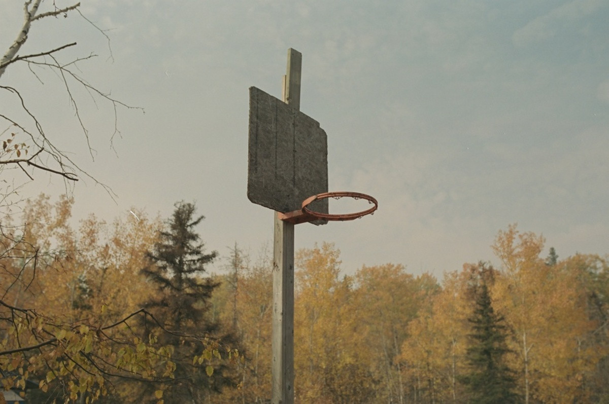 Film effect on a photo of a basketball hoop | Skylum How-to

