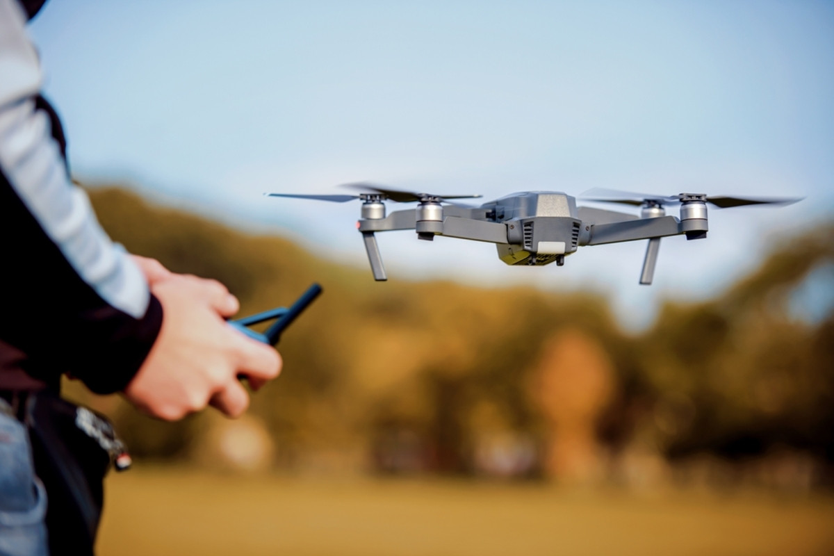 Facet uruchamia drona | Skylum Blog

