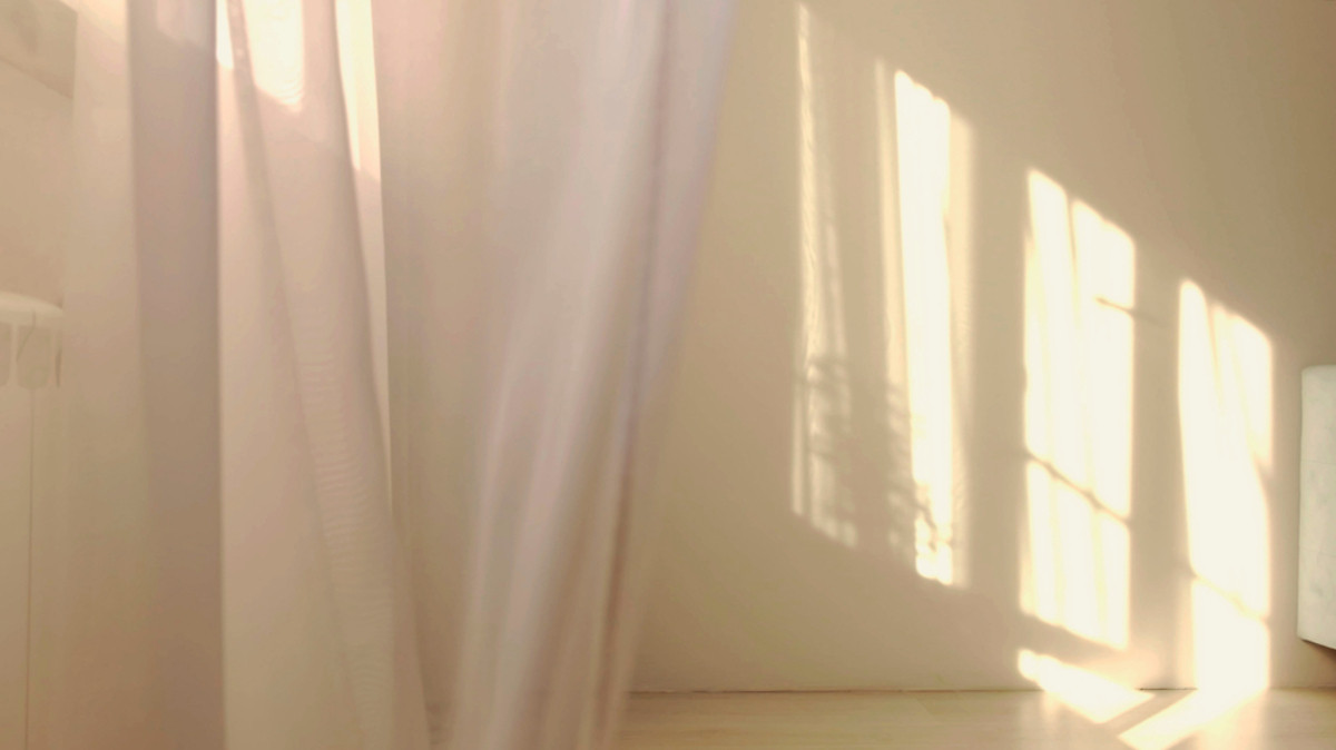 Warm window light | Skylum Blog

