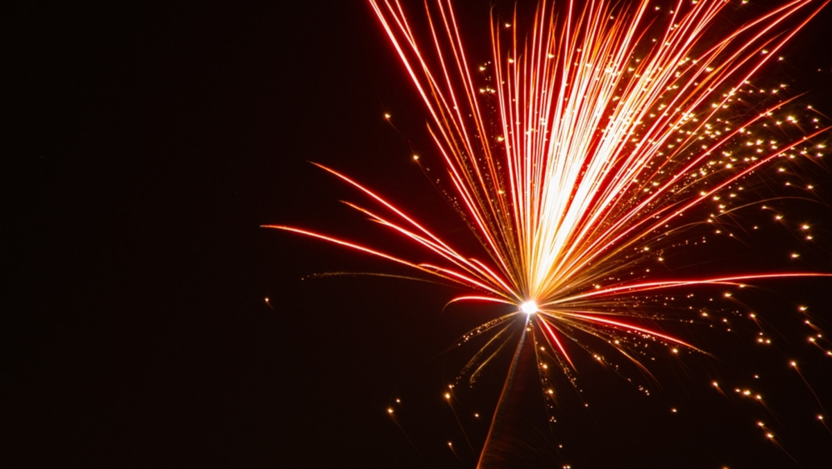 Photo of fireworks in Bulb Mode | Skylum Blog

