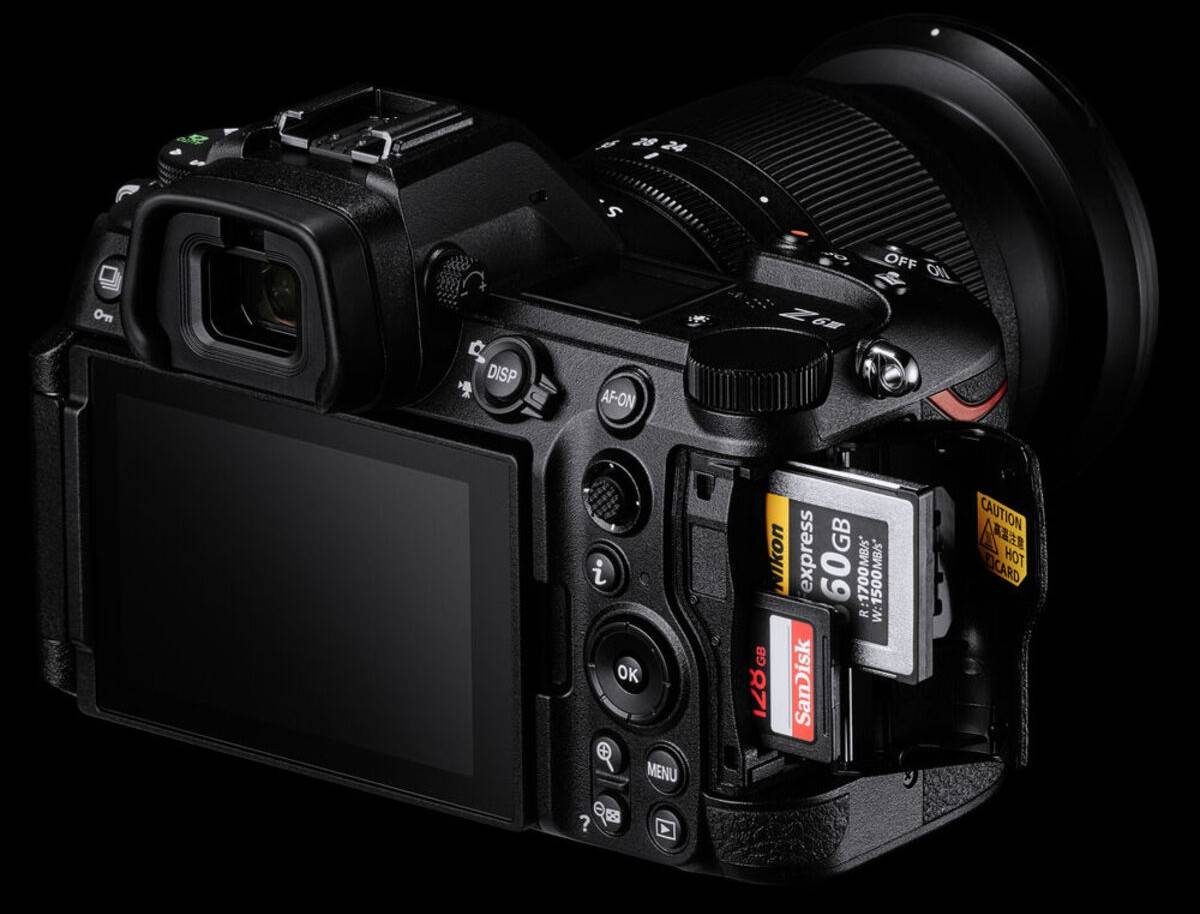 Memory card slots Nikon Z6III | Skylum Blog

