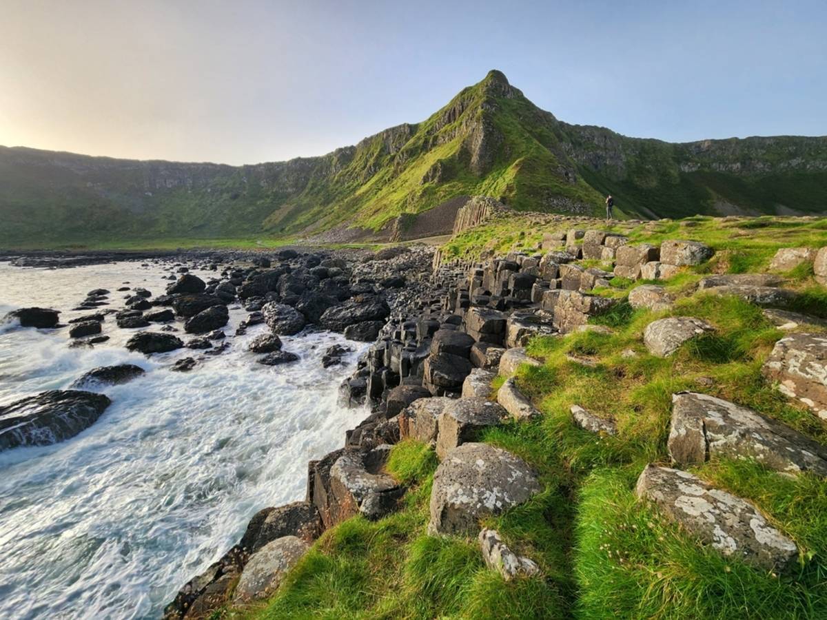 Beautiful landscape with a mountain and rocks | Skylum Blog

