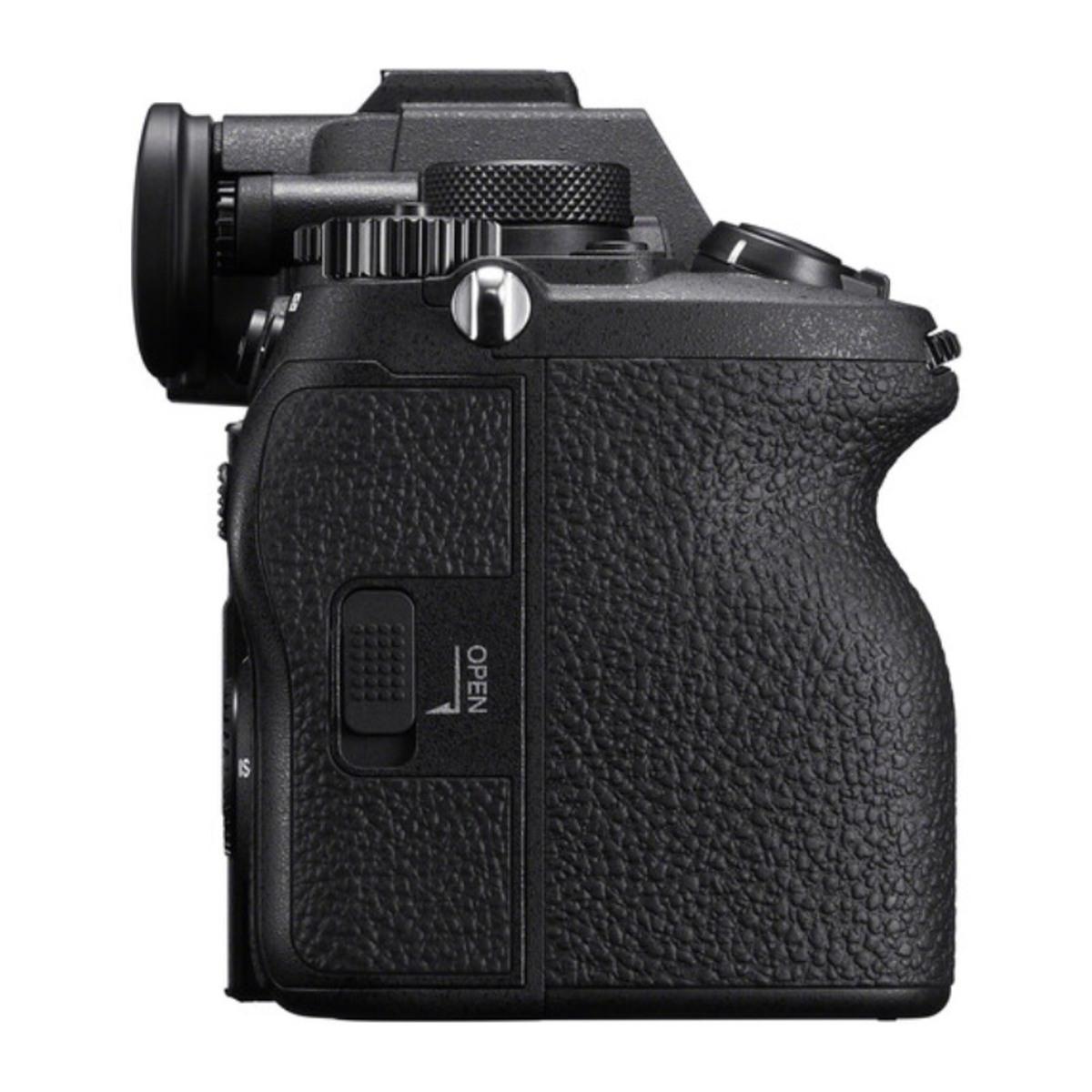 Sony A7V grip | Skylum Blog

