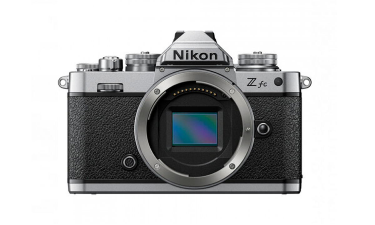 Nikon Zfc with an open lens | Skylum Blog

