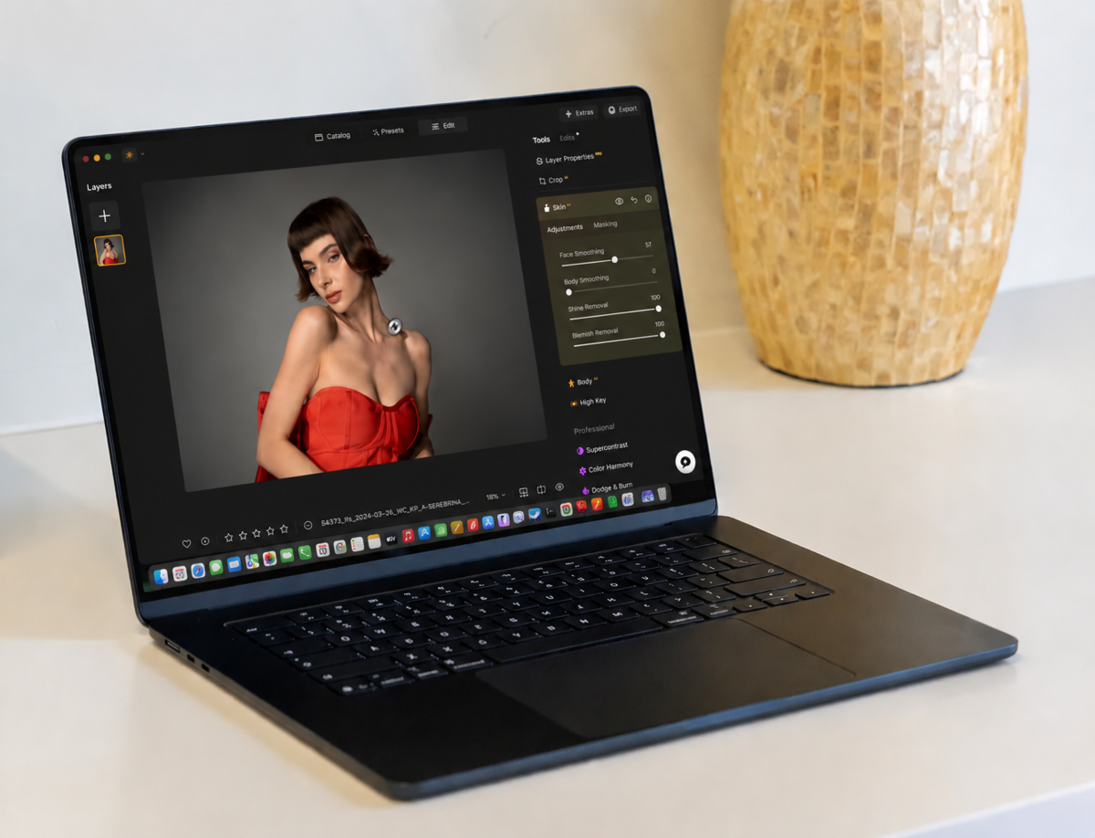 Editing a portrait in Luminar Neo on a MacBook Air M5 | Skylum Blog

