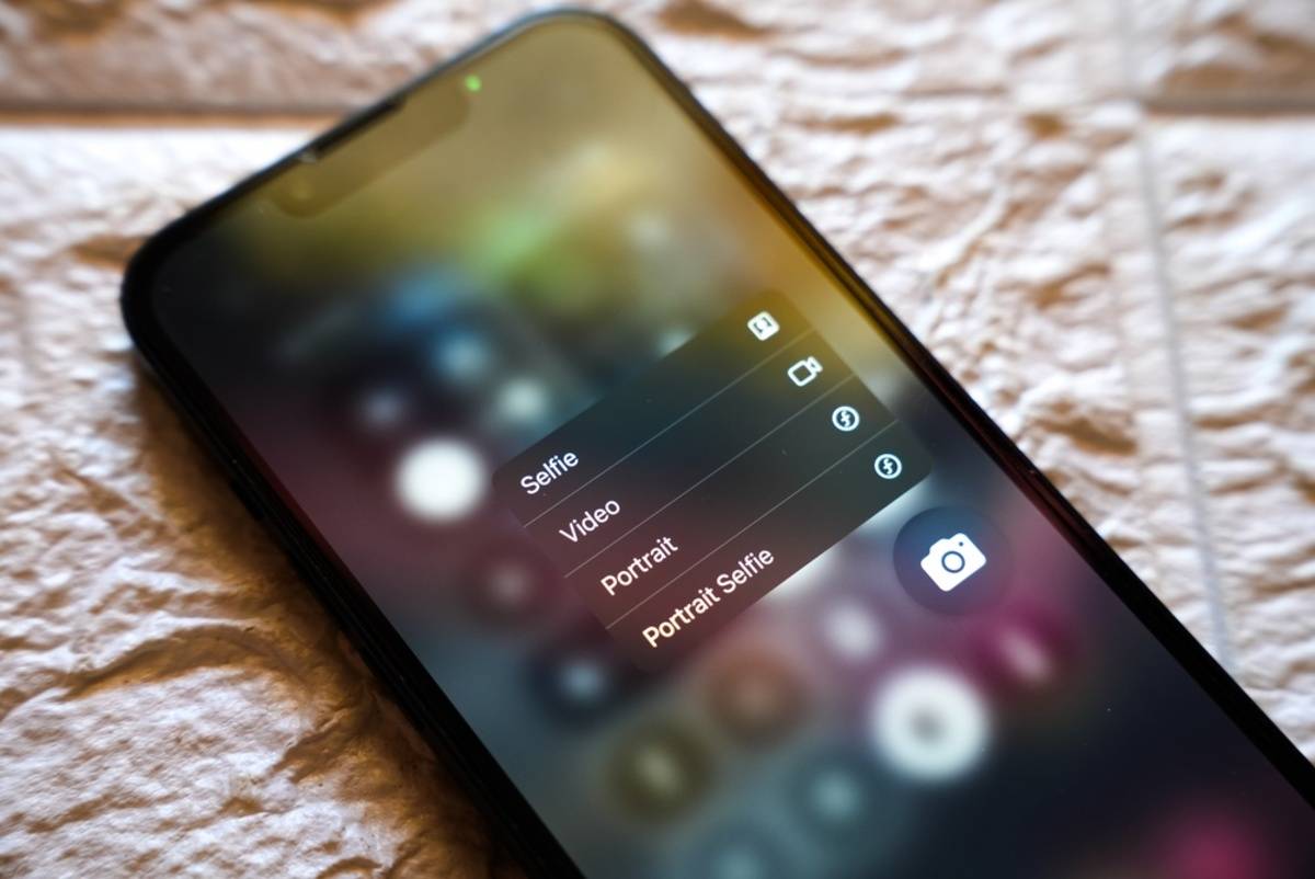 Smartphone screen displaying camera settings icons | Skylum How-to