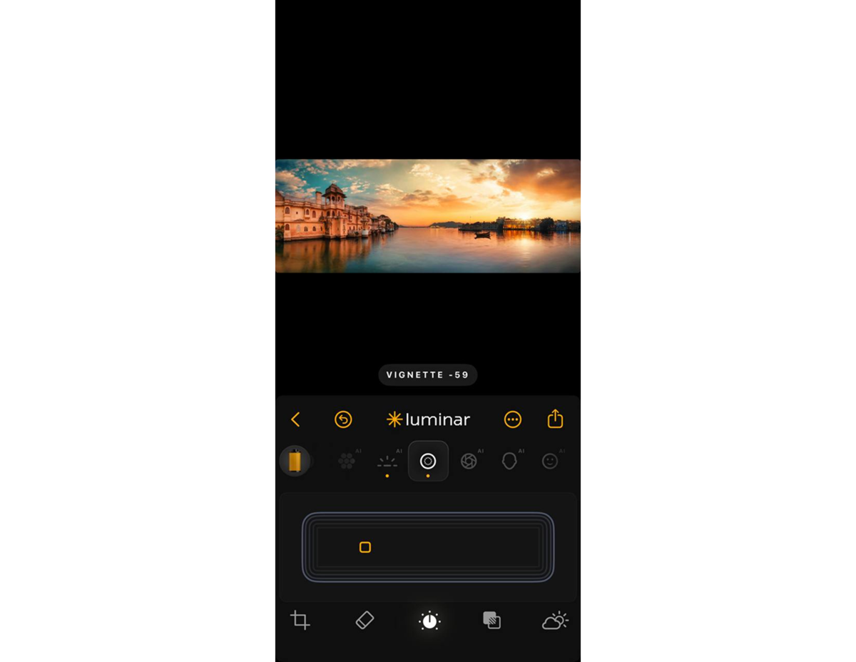 Vignetting in Luminar Mobile | Skylum How-to

