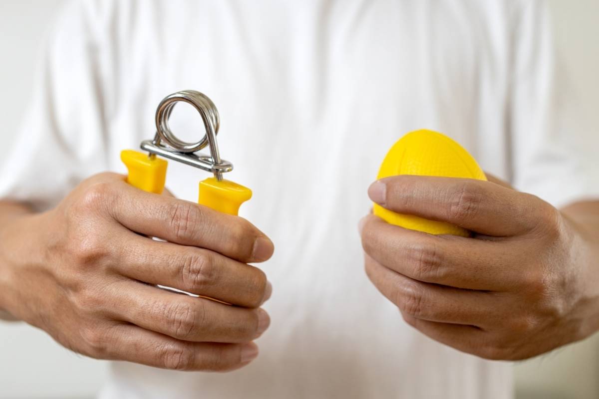 Hand training tools | Skylum How-to

