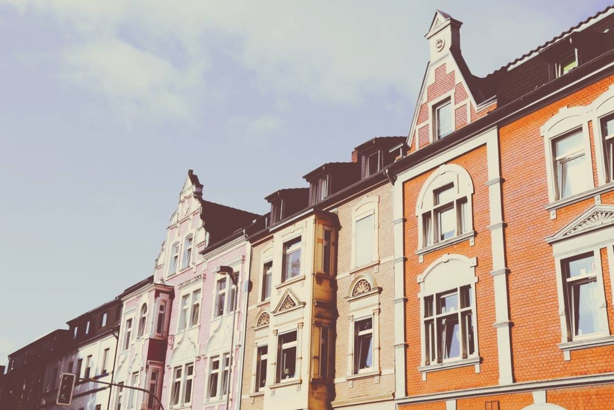 Photos of houses with retro style | Skylum Blog