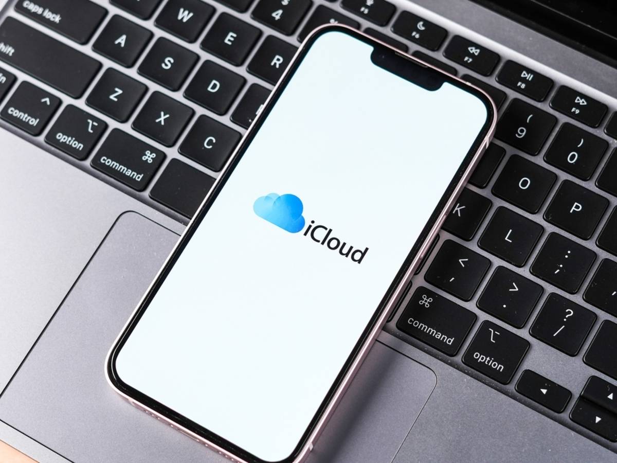 iCloud on iPhone | Skylum Blog

