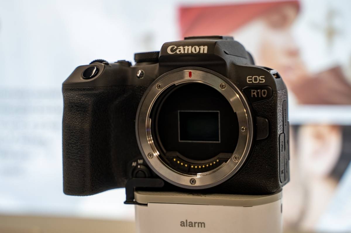 Canon EOS R10 (APS-C) | Skylum Blog
