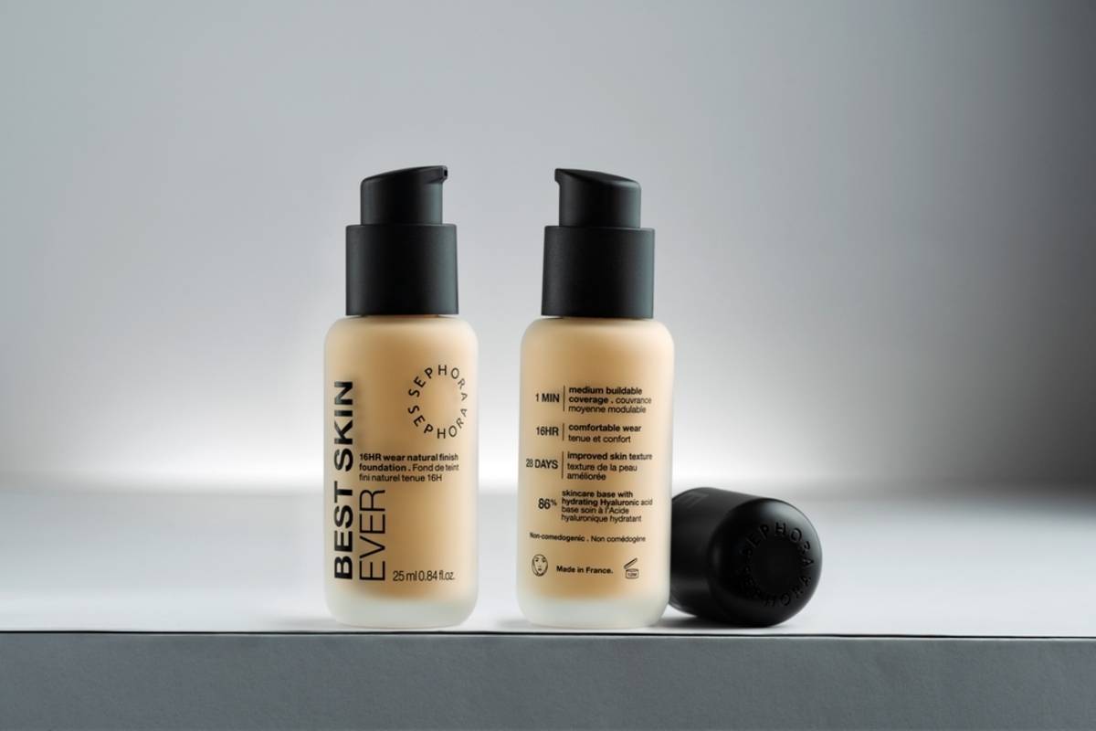 Two cosmetic bottles on a clean white background | Skylum Blog


