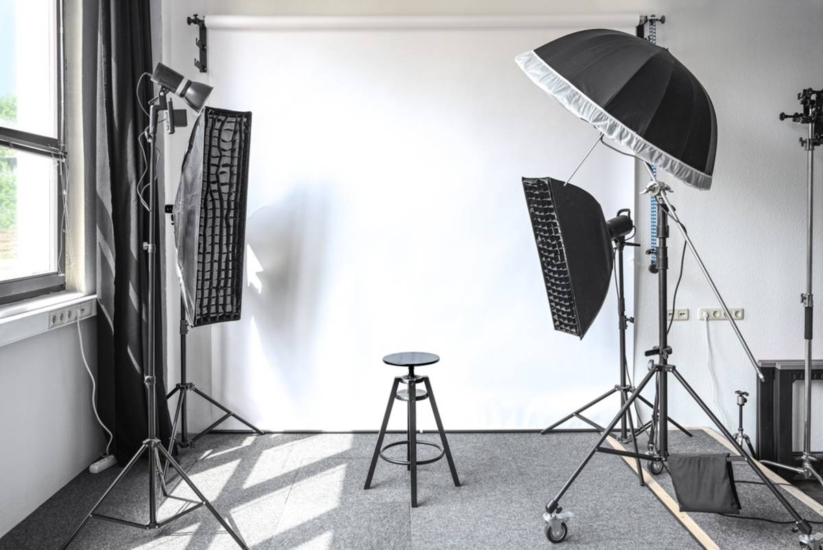 Photography studio with softboxes and backdrop | Skylum Blog

